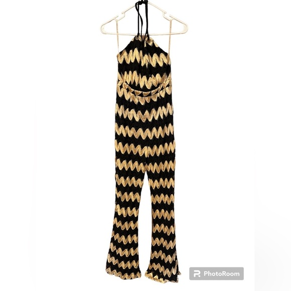 True decadence black gold chevron halter jumpsuit size 10 flare bottom - Picture 2 of 7